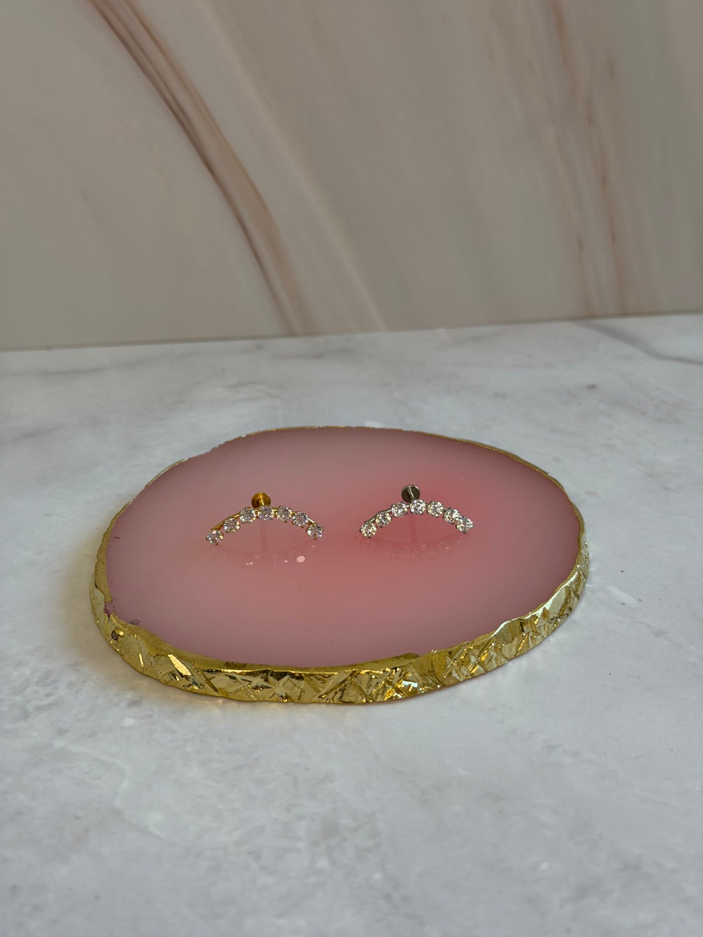 Piercing Luxury (mono)