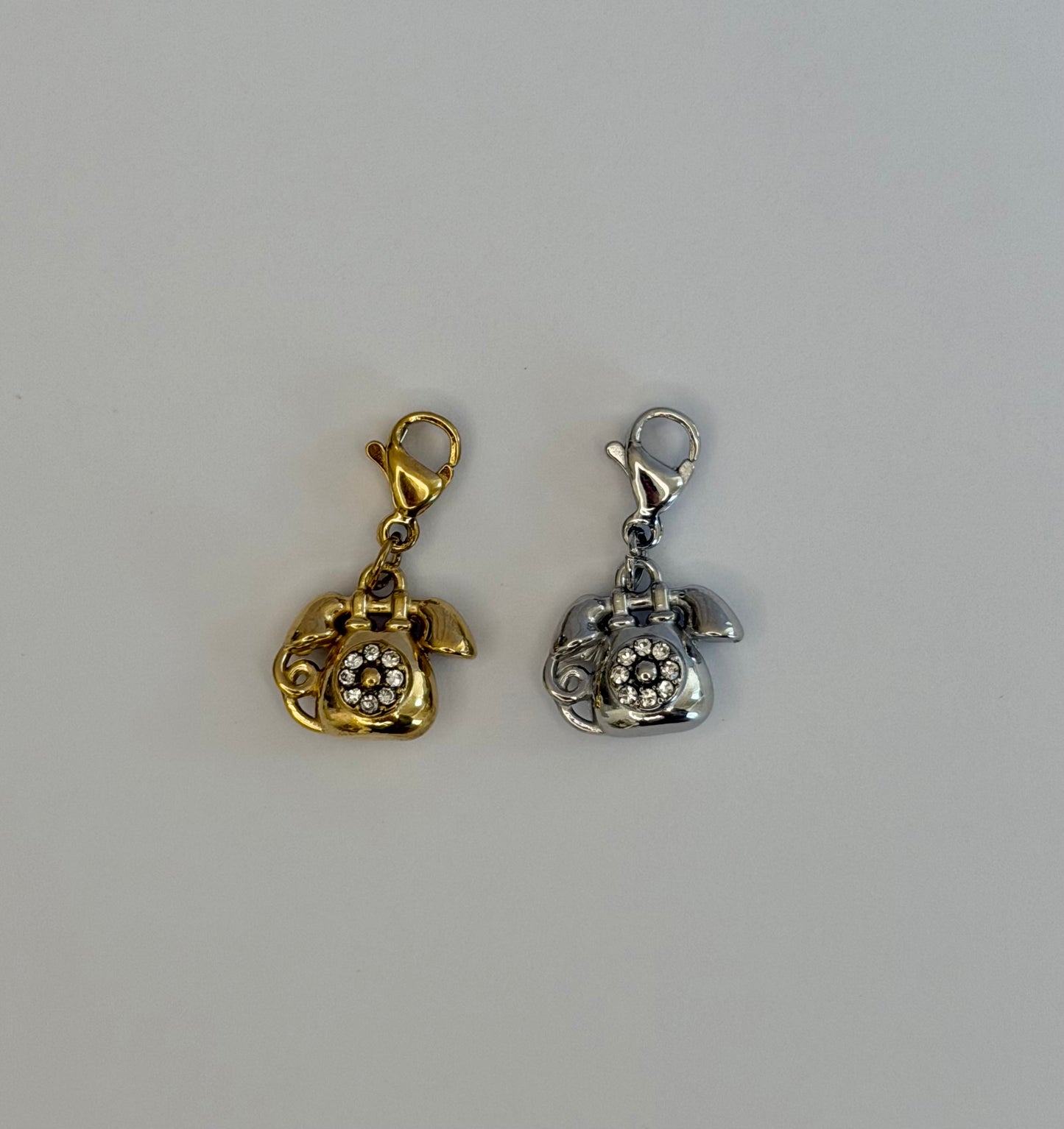 Charm Telefono